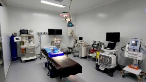 Suasana ruang tindakan pada Bogor Pain Center.